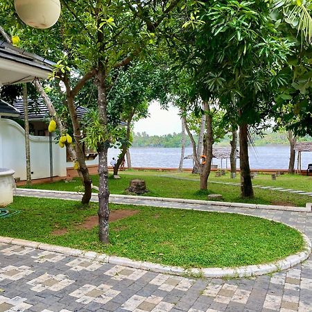 Waterfront By Palmyra Apartment Kollam Exterior photo